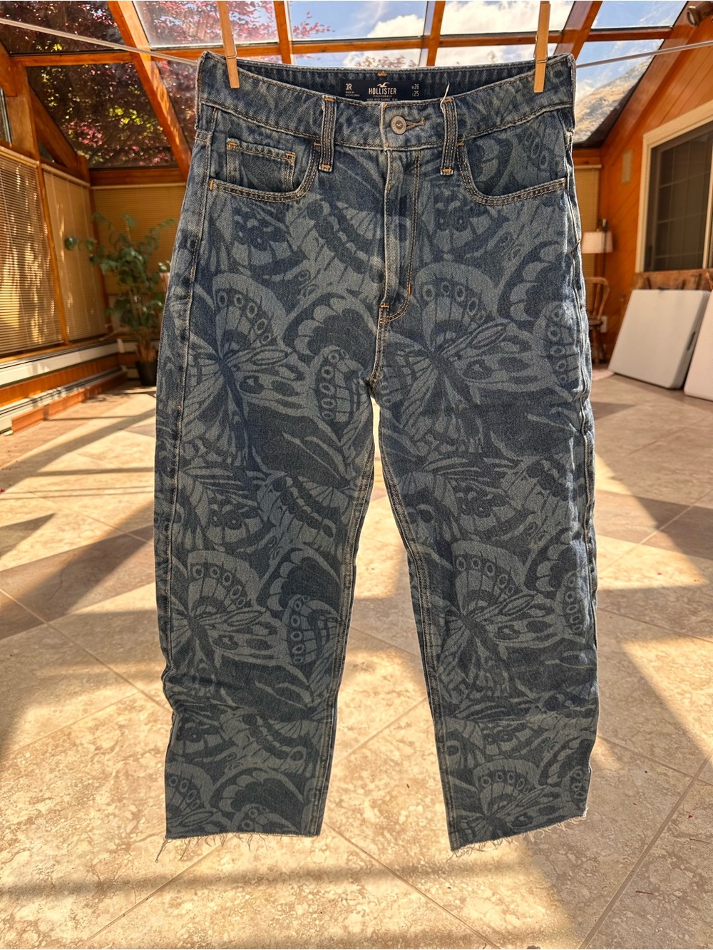 Hollister High-Rise Barrel Jeans
